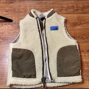 - Patagonia kids’ Retro Fleece Vest